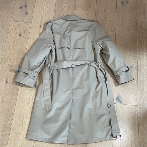 SOLD | London Fog | Classic Vintage Tan Trench Coat - Picture 8 of 10